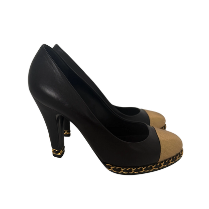 Chanel Pumps Black/Metallic Gold Leather Cap Chain Link Größe 38 1/2 / guter Zustand Chanel