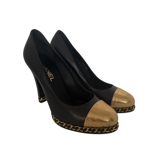 Chanel Pumps Black/Metallic Gold Leather Cap Chain Link Größe 38 1/2 / guter Zustand Chanel