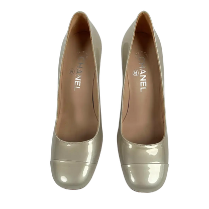 Chanel Pumps Metallic silber Größe 38 / ungetragen Chanel