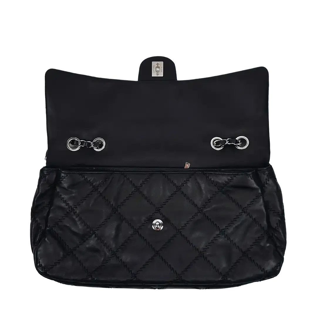 Chanel Timeless Baguette Ultimate Stitch Schultertasche schwarz / neuwertig Chanel