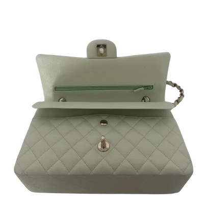 Chanel Timeless Double Flapbag Medium Kaviarleder light green 2022 / ungetragen Chanel