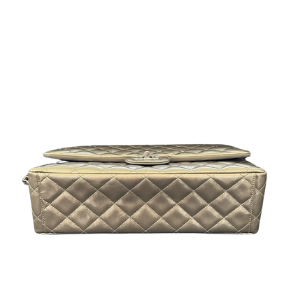 Chanel Timeless Maxi Double Flap Bag Champagner geprägtes Leder mit Iridescent-Finish selten / neuwertig Chanel