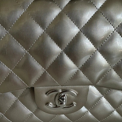Chanel Timeless Maxi Double Flap Bag Champagner geprägtes Leder mit Iridescent-Finish selten / neuwertig Chanel