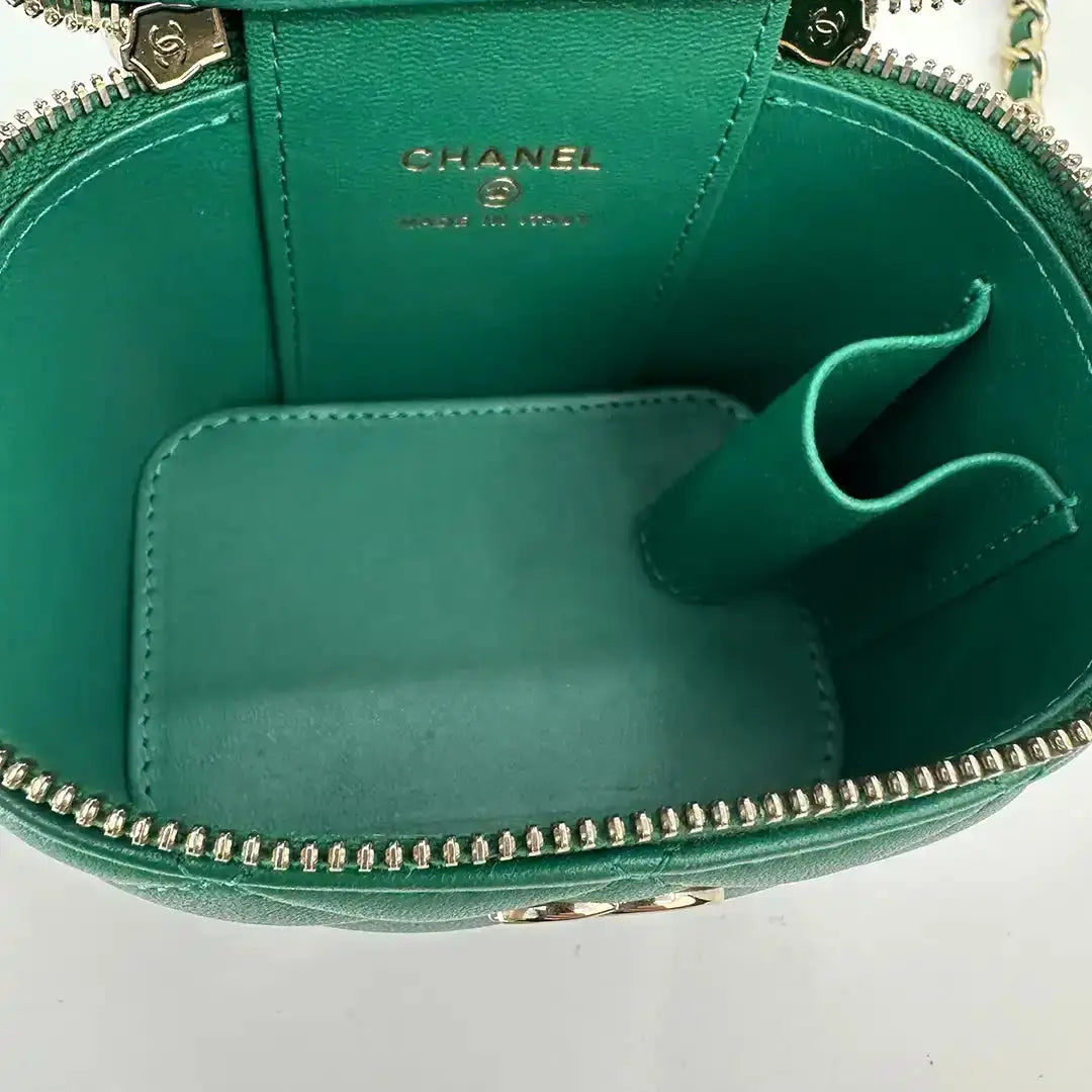 Chanel Vanity Case Top Handle Mini Lammleder grün / sehr gut Chanel