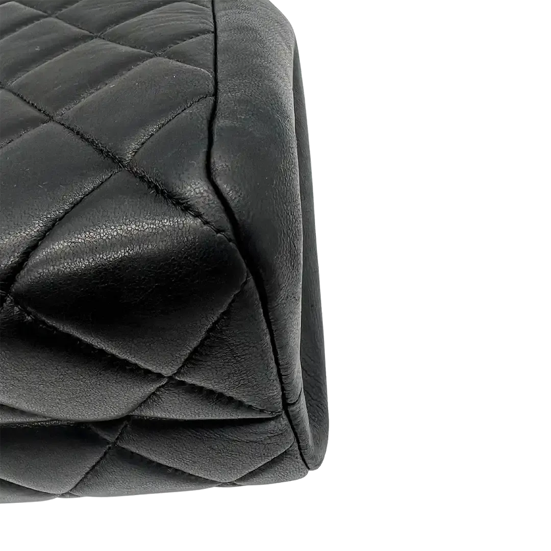 Chanel Vintage Bag Detail Boden 1