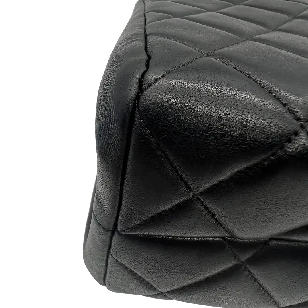 Chanel Vintage Bag Detail Boden 2