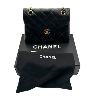 Chanel Vintage Timeless Schultertasche Leder / guter Zustand Chanel