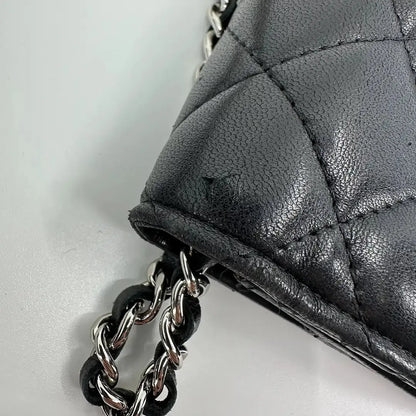 Chanel Wallet on Chain Bag Lammleder Leder schwarz silberne Hardware / gut Chanel