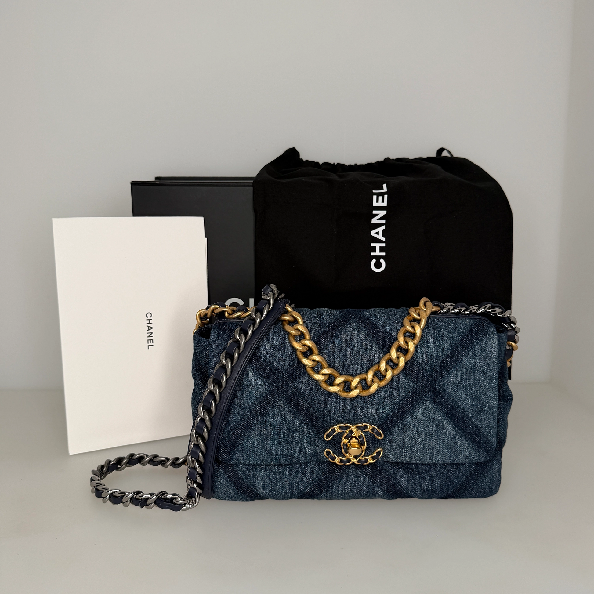 Chanel 19 Flap Bag Small Tasche Denim blau Chip / sehr gut Chanel