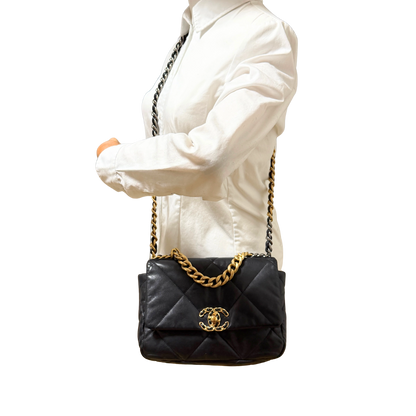 Chanel 19 Flap Bag Small Tasche Leder schwarz / sehr gut Chanel