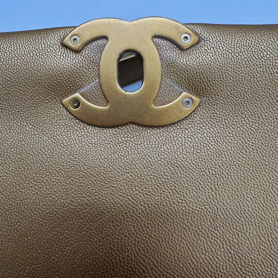 Chanel 19 Flap Bag Small Tasche Lammleder gold selten Fullset /  neuwertig