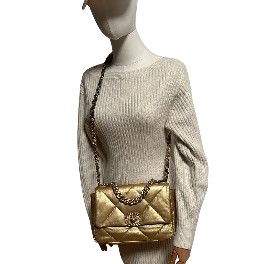 Chanel 19 Flap Bag Small Tasche Lammleder gold selten Fullset /  neuwertig