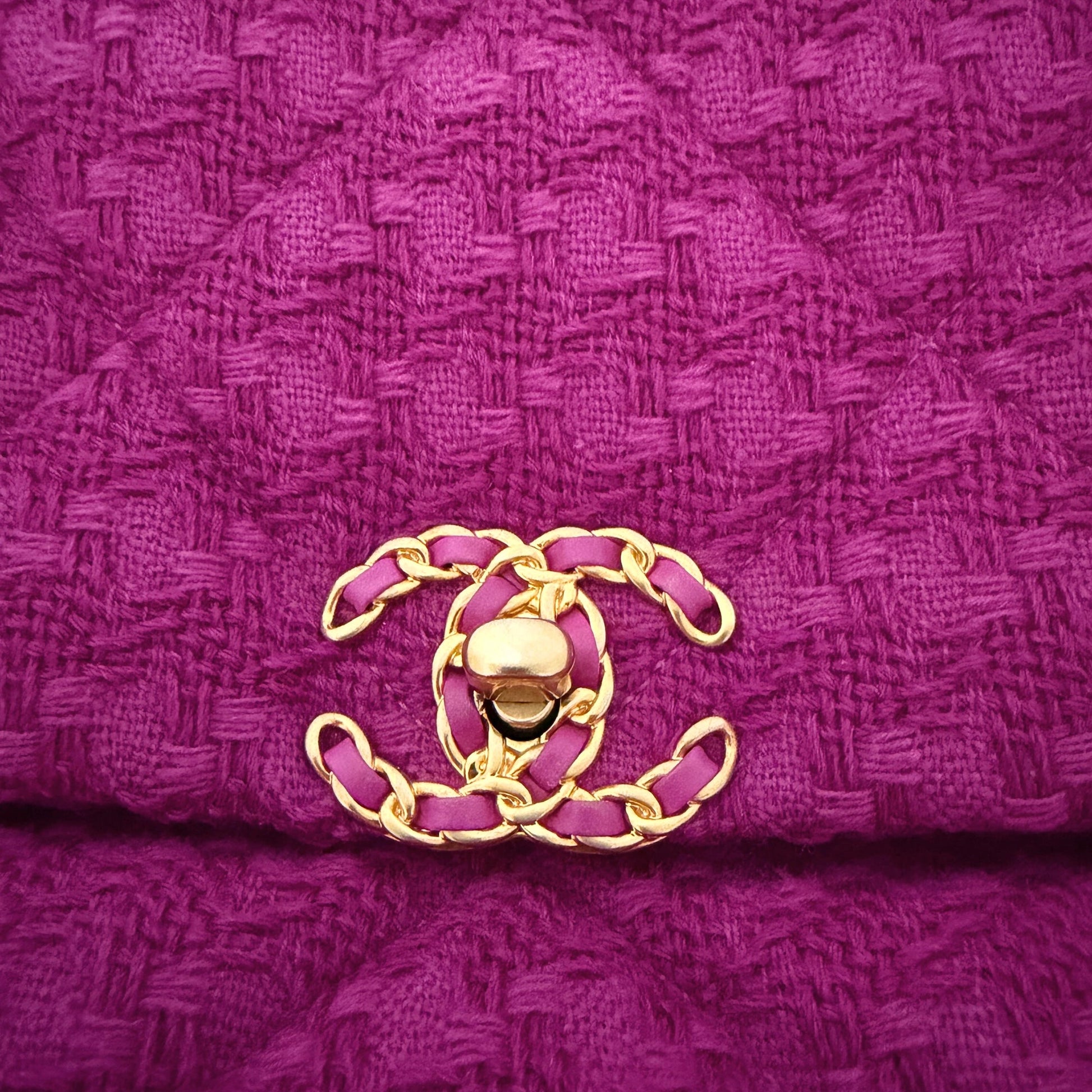 Chanel 19 Flap Bag Tweed Medium lila / neuwertig Chanel