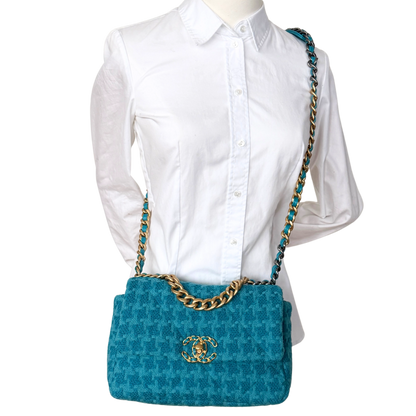 Chanel 19 Schultertasche Tweed Blau Fullset / neuwertig Chanel