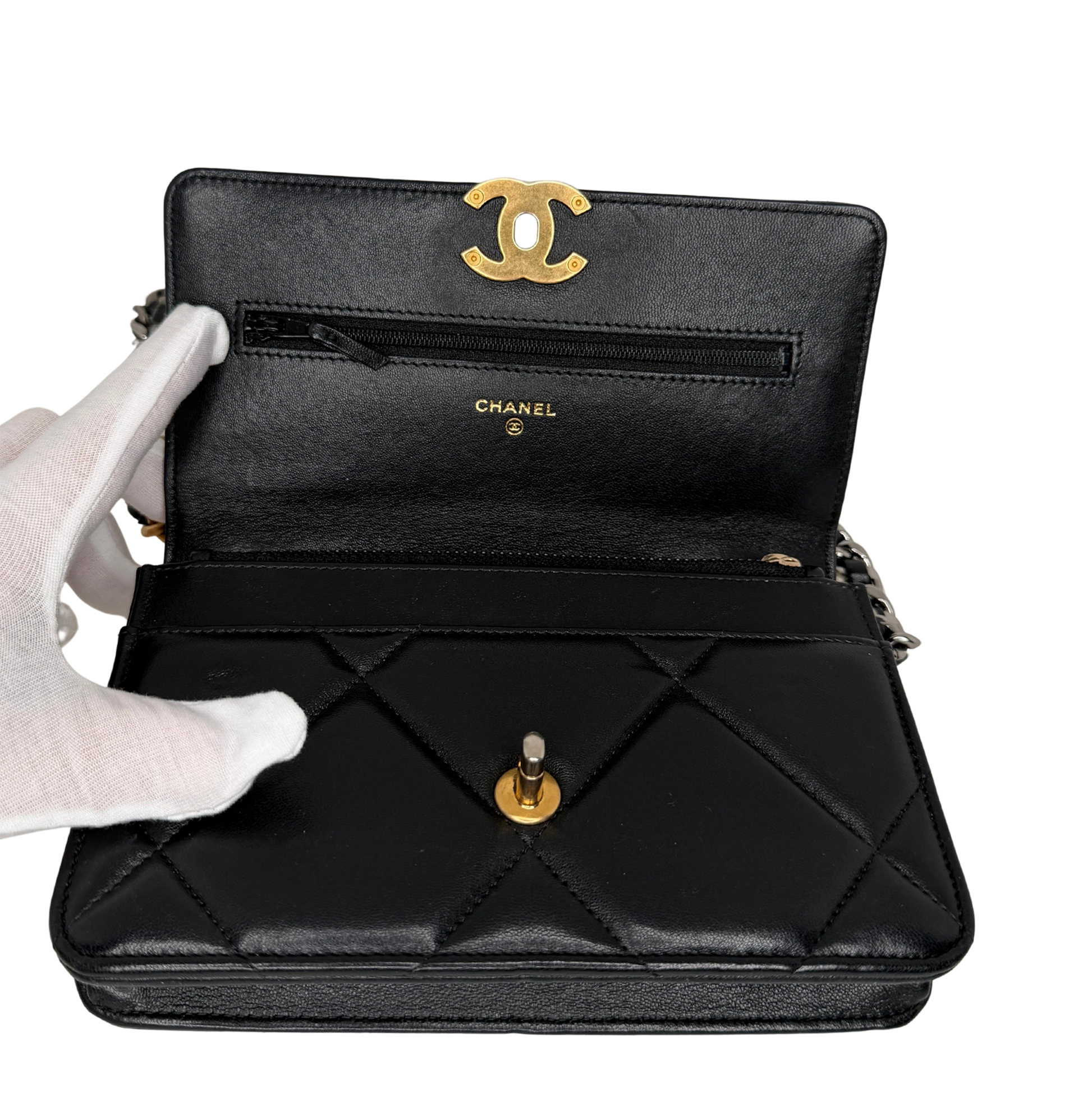 Chanel 19 Wallet on Chain glänzendes Lammleder Chip / sehr gut Echtheitscheck