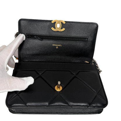 Chanel 19 Wallet on Chain glänzendes Lammleder Chip / sehr gut Echtheitscheck