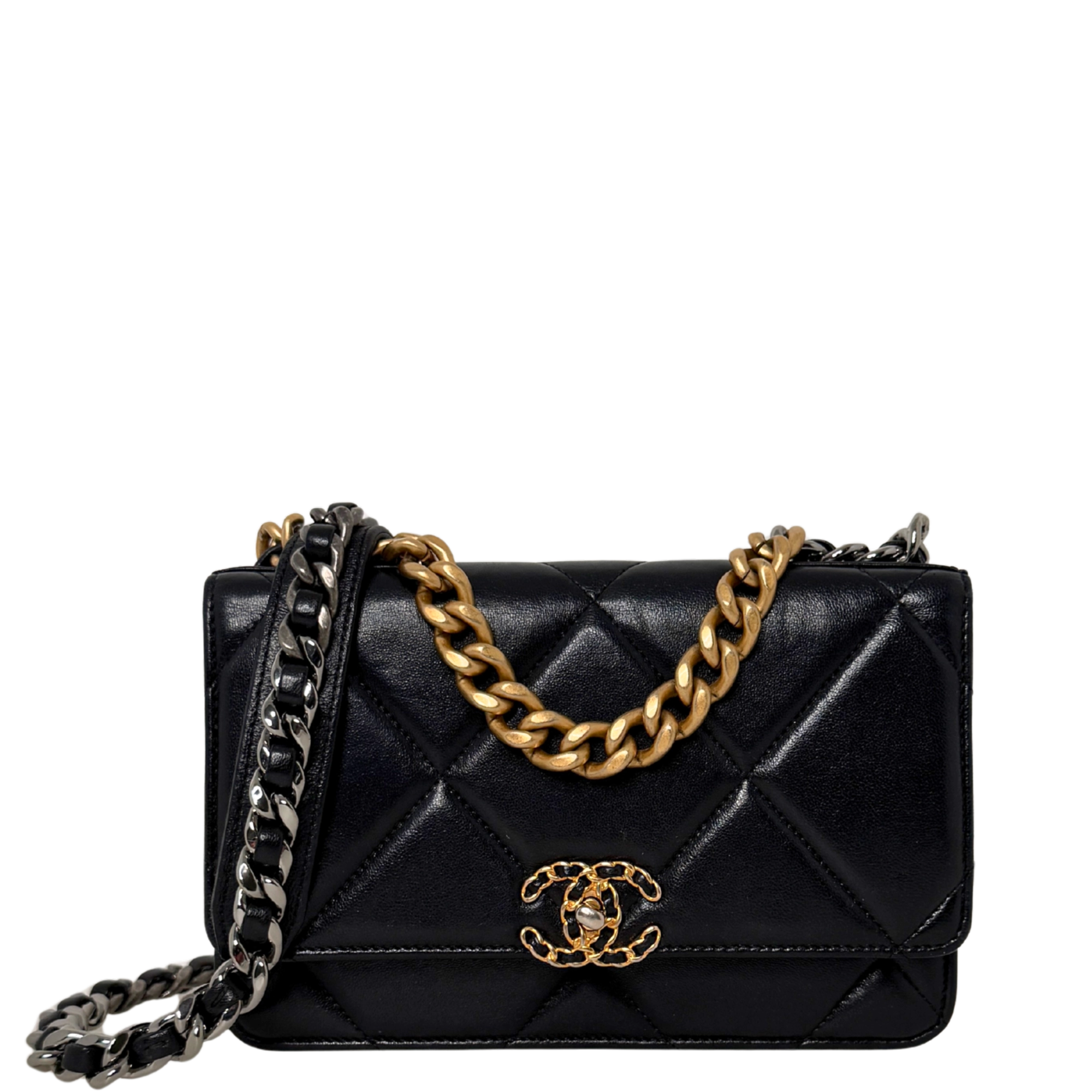 Chanel 19 Wallet on Chain glänzendes Lammleder Chip / sehr gut Echtheitscheck