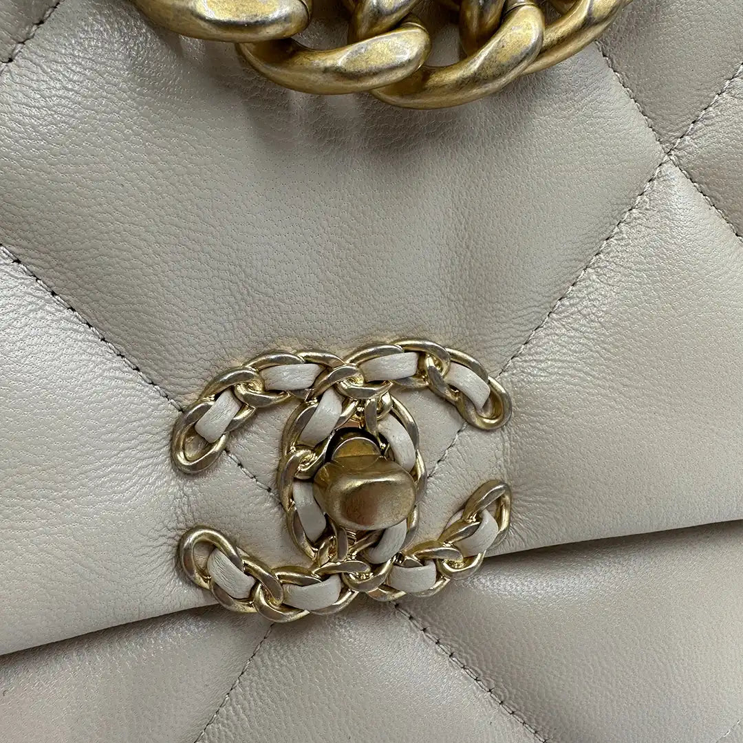 Chanel 19 Flap Bag Small Tasche Lammleder beige /  neuwertig Chanel