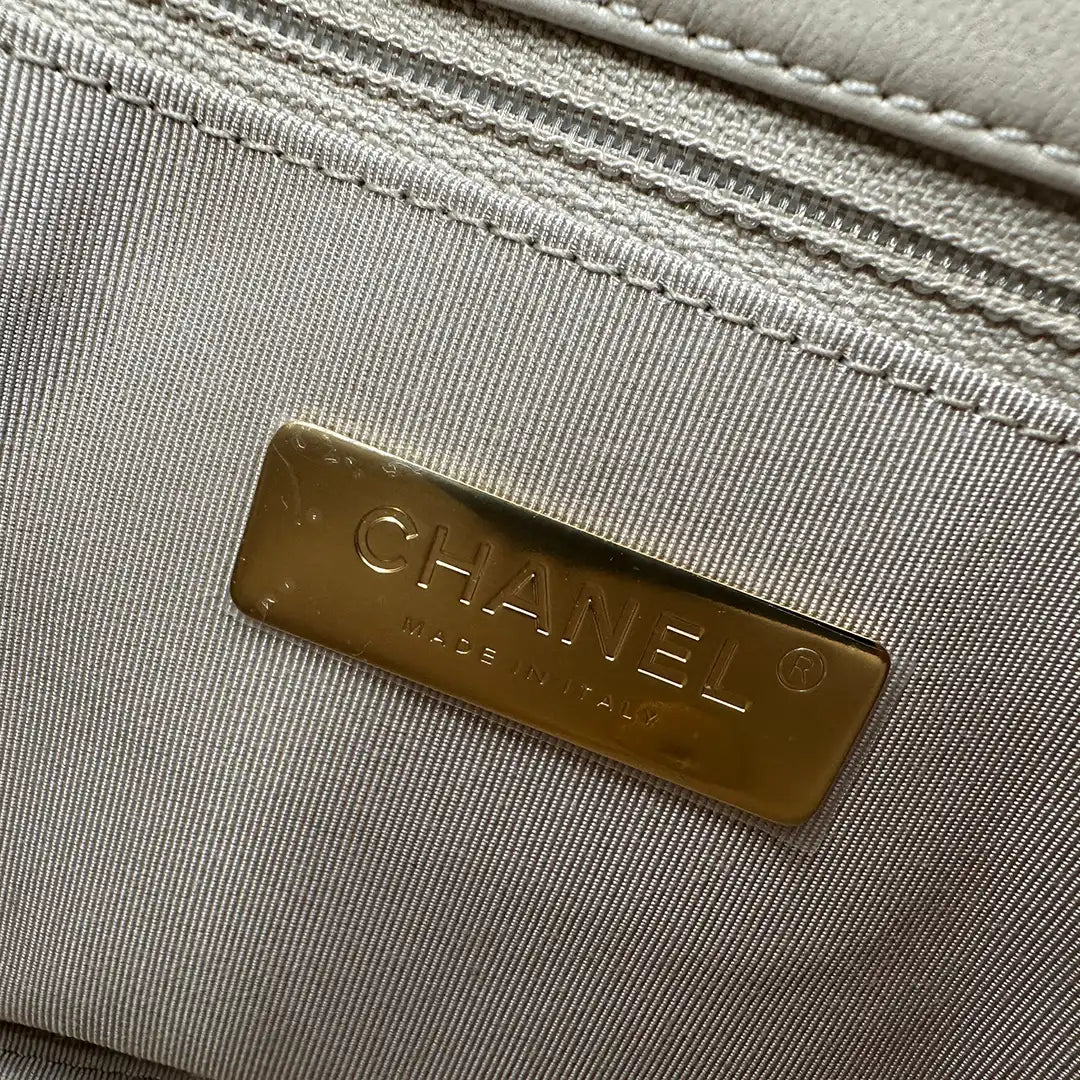 Chanel 19 Flap Bag Small Tasche Lammleder beige /  neuwertig Chanel