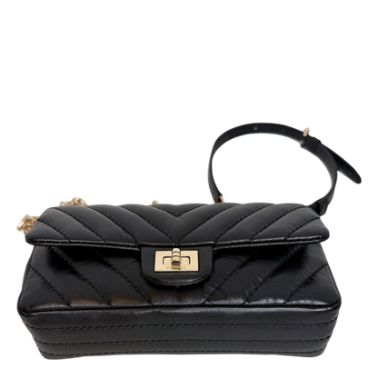 Chanel 2.55 Reissue Belt Bag Chevron Aged Calfskin Schwarz Gold Chanel