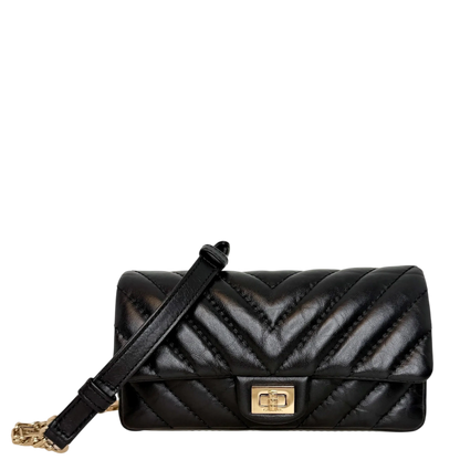 Chanel 2.55 Reissue Belt Bag Chevron Aged Calfskin Schwarz Gold Chanel