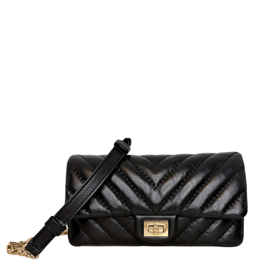 Chanel 2.55 Reissue Belt Bag Chevron Aged Calfskin Schwarz Gold Chanel