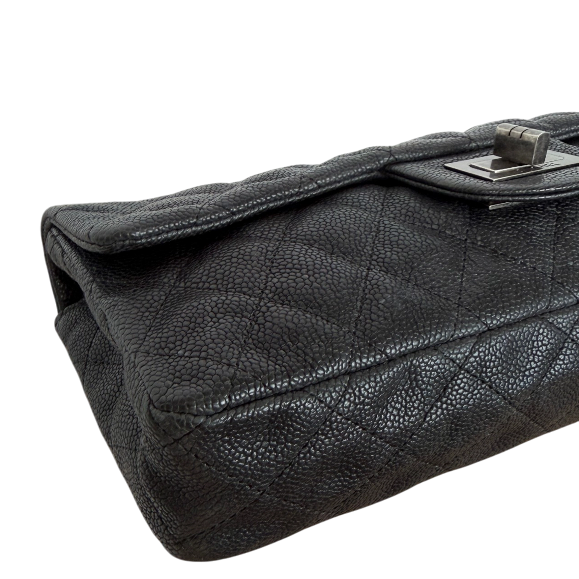 Chanel 2.55 Reissue East-West Flap Kaviarleder Grau, Ruthenium / neuwertig Chanel