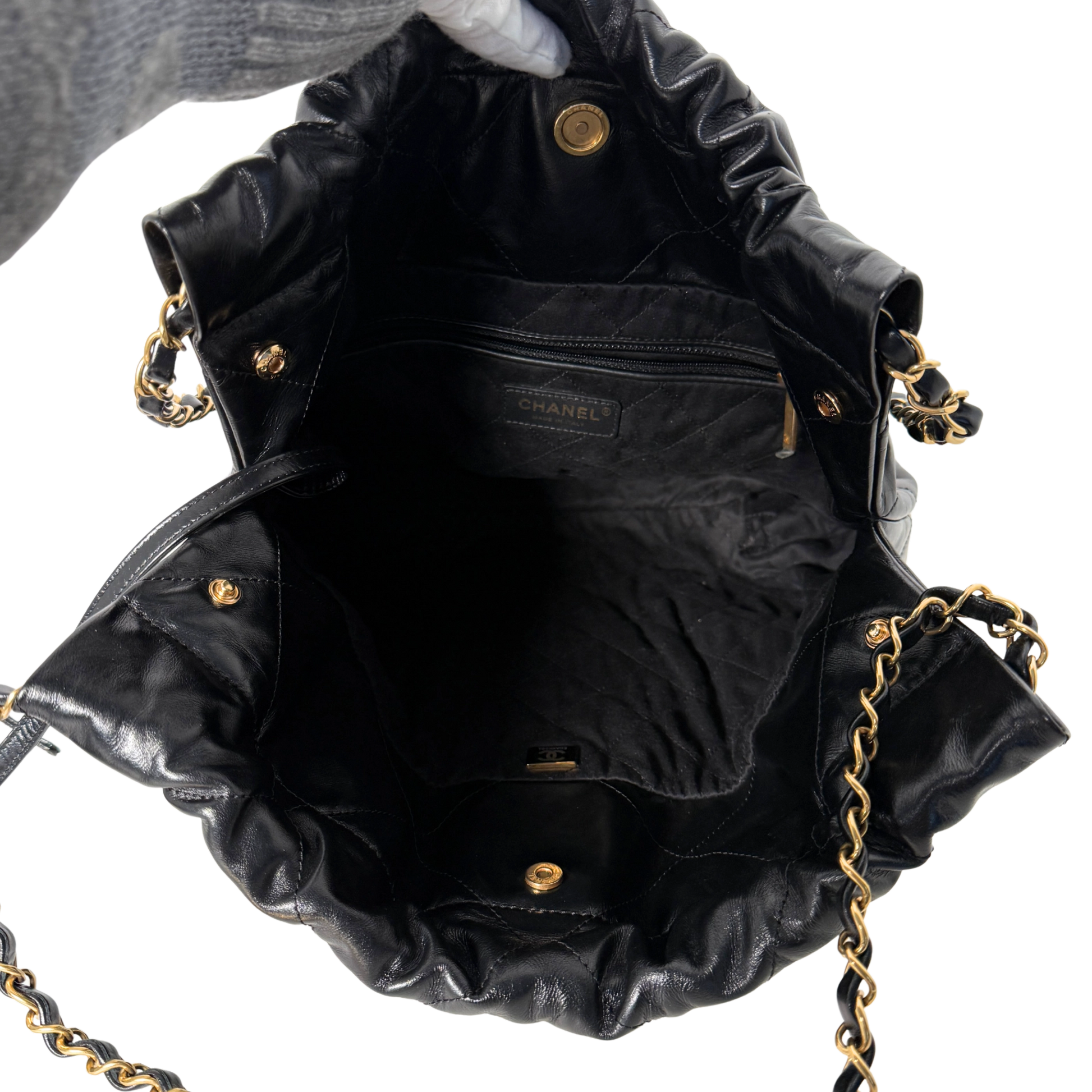 Chanel 22 kleine Hobo Bag Schwarz goldene Hardware Fullset / sehr gut Chanel