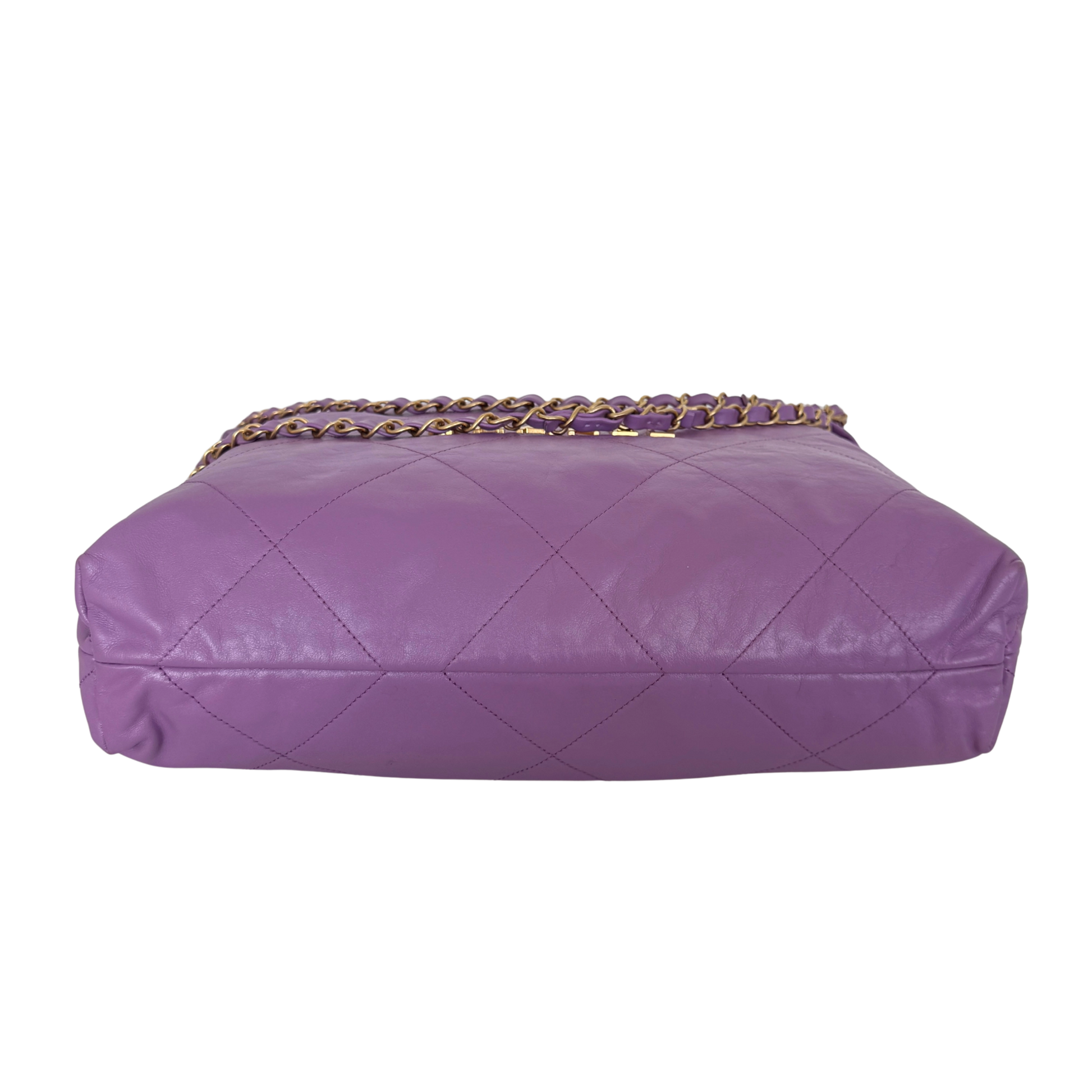 Chanel 22 mittelgroße Hobo Bag aus Kalbsleder Flieder goldene Hardware / sehr gut Chanel