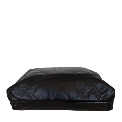 Chanel 22 kleine Hobo Bag Schwarz goldene Hardware / neuwertig Chanel