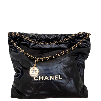 Chanel 22 kleine Hobo Bag Schwarz goldene Hardware / neuwertig Chanel