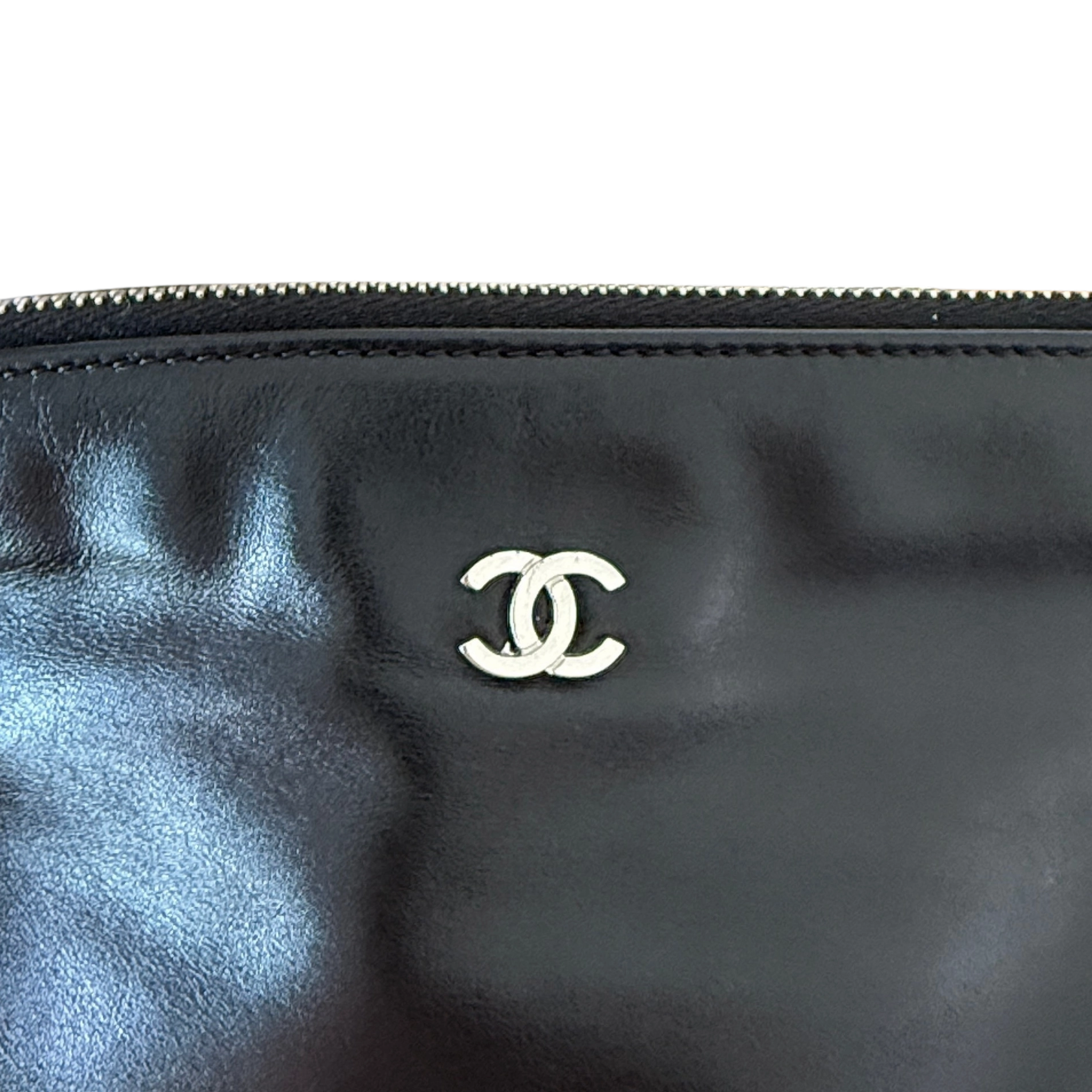 Chanel 22 mittelgroße Hobobag aus Kalbsleder Schwarz silberne Hardware / neuwertig Chanel