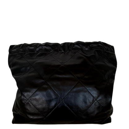 Chanel 22 kleine Hobo Bag Schwarz goldene Hardware / neuwertig Chanel