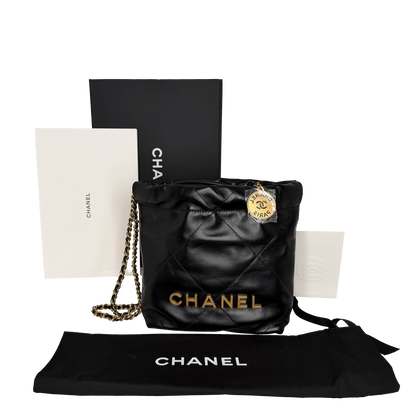 Chanel 22 klein Schwarz glänzenedes Kalbsleder GHW Fullset / neuwertig Chanel