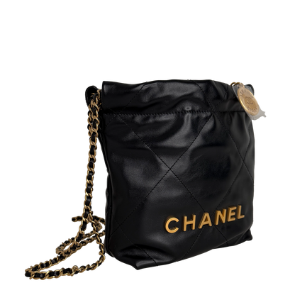 Chanel 22 klein Schwarz glänzenedes Kalbsleder GHW Fullset / neuwertig Chanel