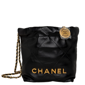 Chanel 22 klein Schwarz glänzenedes Kalbsleder GHW Fullset / neuwertig