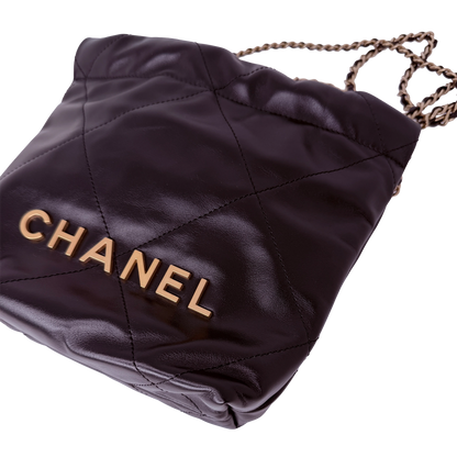 Chanel 22 klein Schwarz glänzenedes Kalbsleder GHW Fullset / neuwertig Chanel