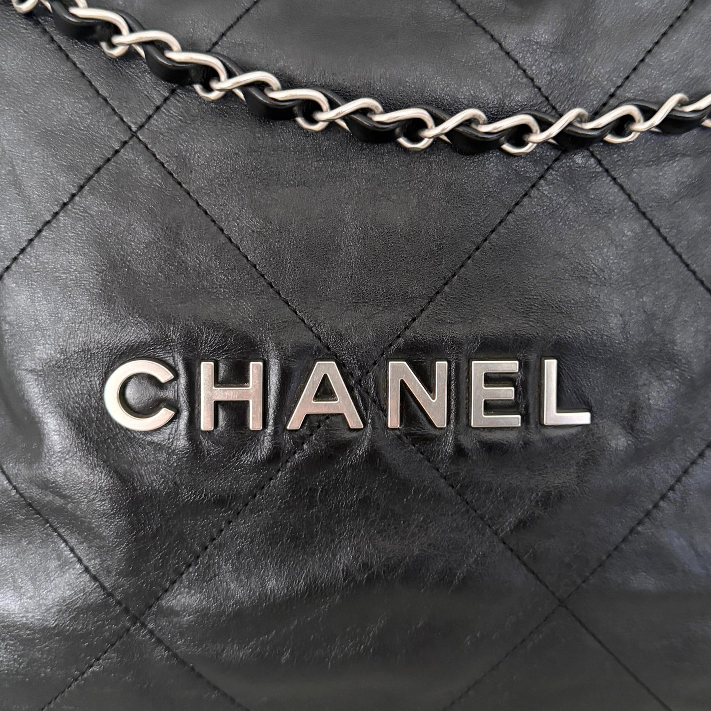Chanel 22 mittelgroße Hobo Bag Schwarz silberne Hardware / sehr gut Chanel