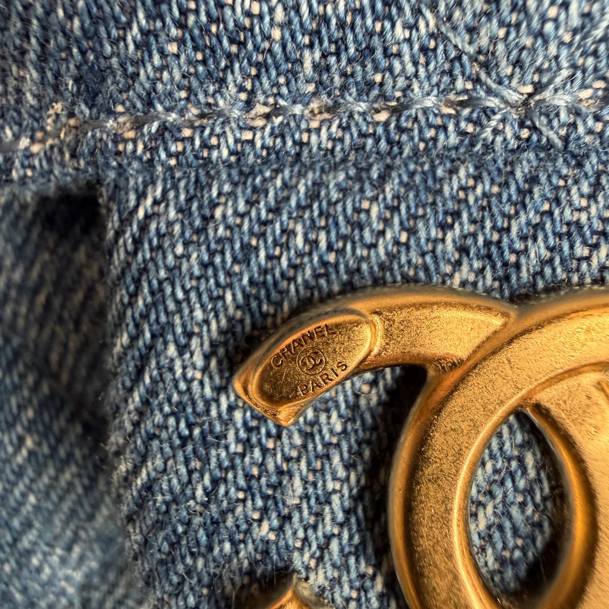 Chanel 25 Medium Handbag Washed Denim Blau Gold Hobo Tasche Chanel