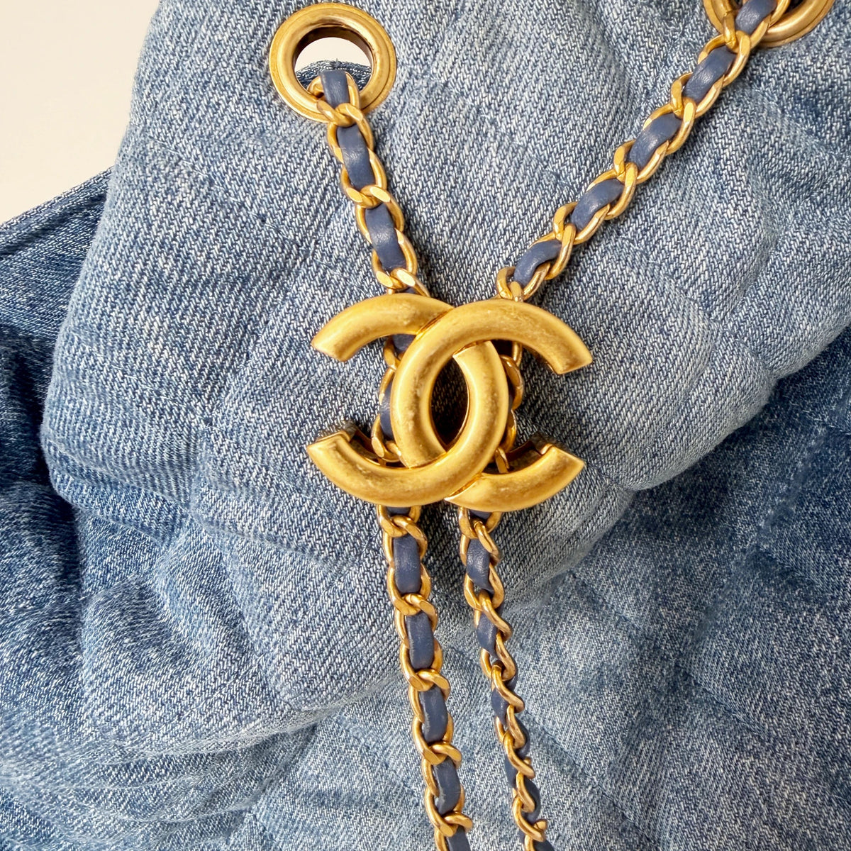 Chanel 25 Medium Handbag Washed Denim Blau Gold Hobo Tasche Chanel
