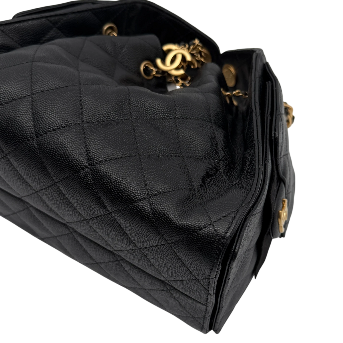 Chanel 25 Kleine Tasche Kaviarleder Schwarz Hardware Gold gealtert