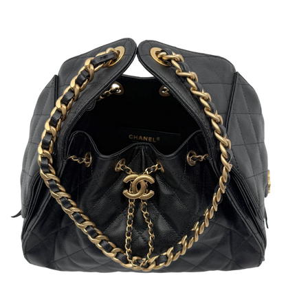 Chanel 25 Kleine Tasche Kaviarleder Schwarz Hardware Gold gealtert