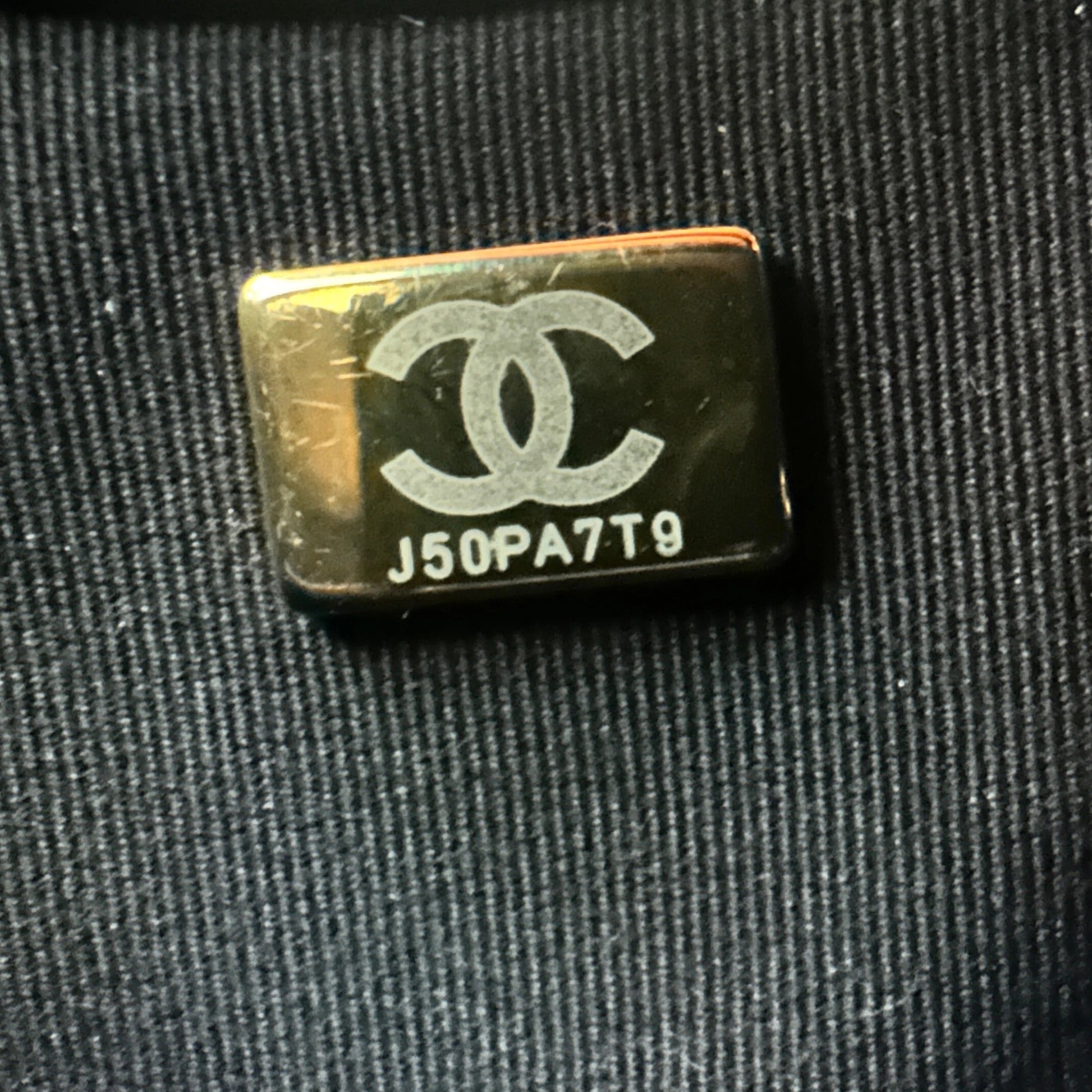 Chanel 31 Mini Shopper glänzendes Lammleder goldene Hardware / sehr gut Chanel