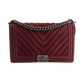 Chanel Boy Medium Nubuk Leder bordeauxrot Chevron Muster / sehr gut Chanel