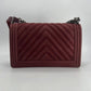 Chanel Boy Medium Nubuk Leder bordeauxrot Chevron Muster / sehr gut Chanel