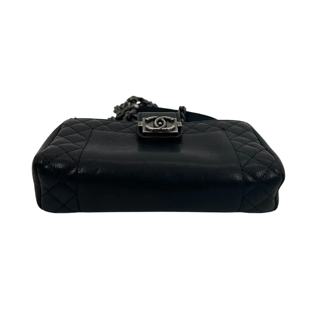 Chanel Boy Reverso Mini Pochette schwarz Kalbsleder / sehr gut Chanel