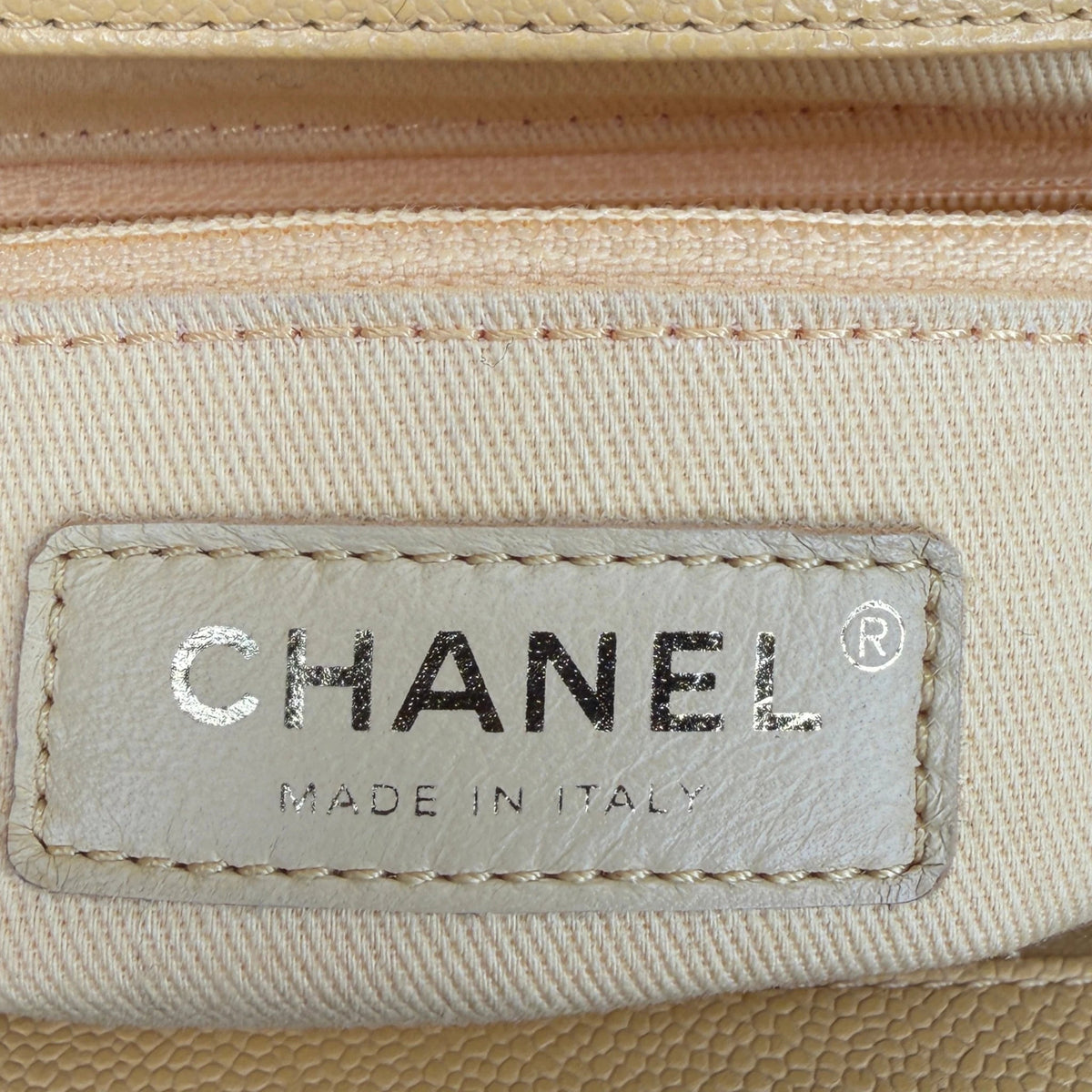 Chanel Business Affinity Small Flap Bag Caviar Gelb Gold Chanel