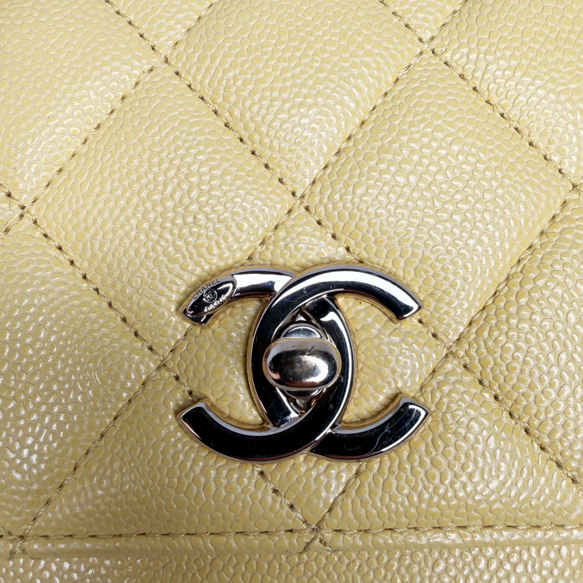 Chanel Business Affinity Small Flap Bag Caviar Gelb Gold Chanel