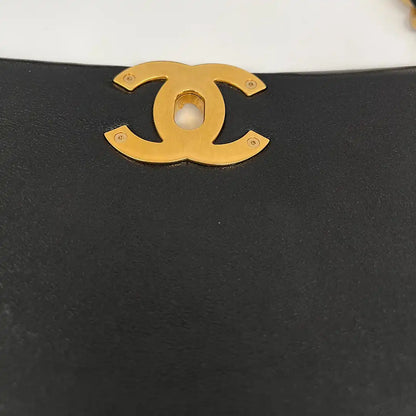 Chanel Chanel 19 Maxitasche glänzendes Ziegenleder schwarz / sehr gut Chanel