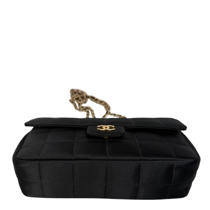 Chanel Chocolate Bar Flap Bag Satin Schwarz Chanel